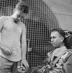 Vintage Aviator Photos Drucke: The Making of a Jet Pilot