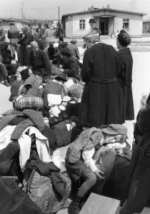 World War II Evacuation Drucke: Marching Orders