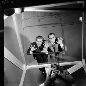 Ernie Wise Image Drucke: Mirror Image