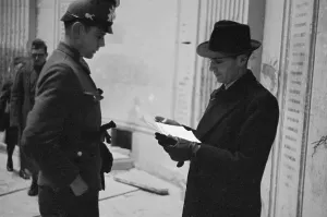 Post War Germany Drucke: Your Papers Please