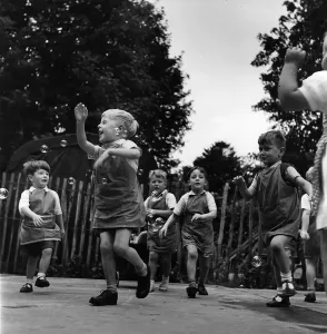 Square Format Photography Drucke: Playtime