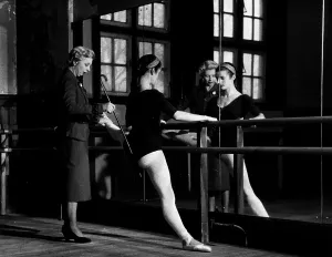 Black And White Ballet Photos Drucke: Reflections On Ballet