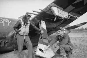 WWII Aviation Photography Drucke: Return To Base