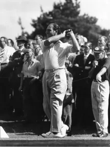 Black And White Golf Photos Drucke: Roberto DeVicenzo