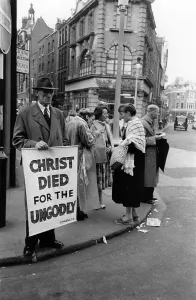 London Street Art Drucke: Saving Sinners