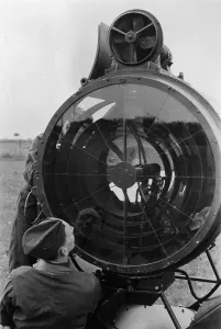 World War II Britain Drucke: Searchlight