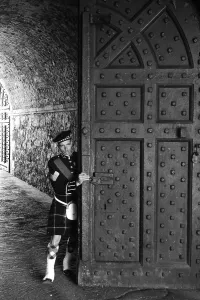 British Army Soldier Drucke: Shut That Gate