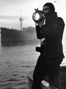 World War 2 Ships Drucke: Signalling