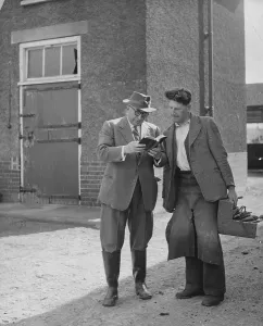 British Horse Racing Drucke: Stable Men