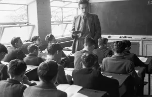 British Education System Drucke: Teaching Class