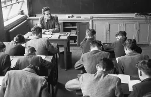 British Education System Drucke: Teaching Class