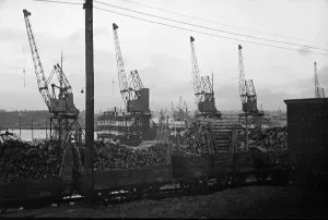 Black And White Railway Photos Drucke: Tyneside Dock