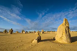 Bizarre Rock Needle Formations Drucke: The Pinnacles limestone formations, Nambung National Park, Western Australia