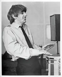 The Beatles 1965 Drucke: Playing Bongos