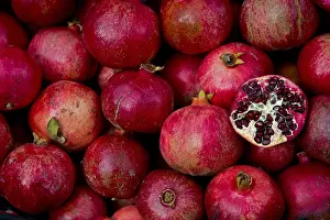 Red Fruit Images Drucke: Pomegranates