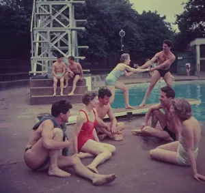 Hyde Park London Drucke: By The Pool
