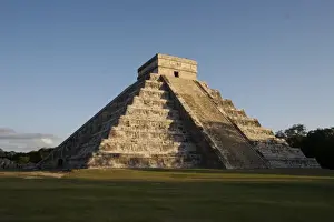 Chichen Itza Pyramid Drucke: Pyramid