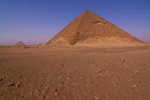 Bilder Datiert 2010: Die Rote Pyramide