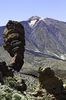 Rock Formations Spain Drucke: The rocks and the volcano