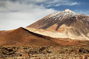 Canary Islands Travel Destinations Drucke: Snow-capped Mount Teide