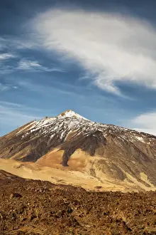 Tenerife Travel Destinations Drucke: Snowcapped Teide volcano