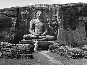 Sri Lankan Heritage Images Drucke: Statue Of Buddha