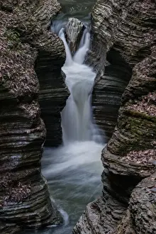 Long Exposure Waterfall Images Drucke: Steep falls