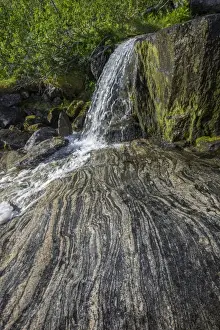 Norway Rock Formations Drucke: Streambed with rock structures, at Mt Keipen, Senja Island, Troms, Norway