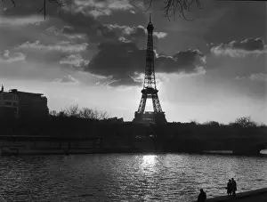 Iconic Buildings In Europe Drucke: Tower By Twilight