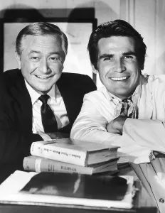 Drucke von Bildnis zur Werbung amerikanischer Schauspieler Robert Young (1907 - 1998, links) und James Brolin in der Fernsehserie Marcus Welby, M.D. um 1969 Zeitloses Fernsehen: Eine visuelle Reise: Marcus Welby MD