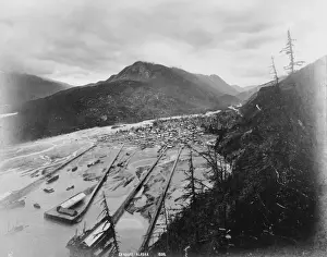 Mountain Valley Landscape Photography Drucke: View Of Skagway