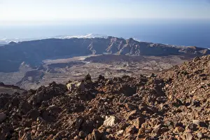 Spain Travel Destination Drucke: View from the summit of Mount Teide