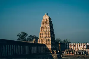Karnataka Tourism Attractions Drucke: Virupaksha Temple