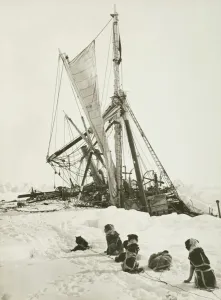 Trans-Antarktis-Expedition Drucke: Die Ausdauer wurde von der Eisdecke zerstört und sank