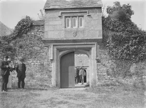 Victorian Era Photography Drucke: Trenethick House, Gatehouse, Wendron, Cornwall. Early 1900s