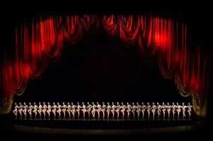 New York Drucke: Us-Entertainment-Rockettes