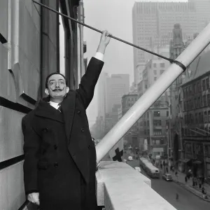 Drucke von Bild von dem spanischen Künstler Salvador Dalí, das im Jahr 1954 in New York veröffentlicht wurde. (AFP PHOTO-) Salvador Dali Drucke: Salvador Dalí, New York 1954