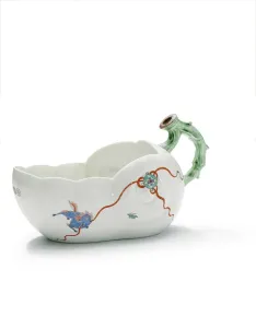 Chantilly Kakiemon-Muster Bourdaloue, um 1735-40 (Weichporzellan).