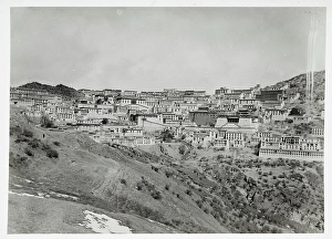 Tibetan Buddhism Images Drucke: Ganden Monastery. General view of the monastery complex