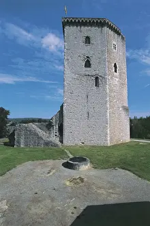 European Ruins Photography Drucke: Low angle view of a tower, Moncade Tower, Orthez, Pyrenees-Atlantiques, France