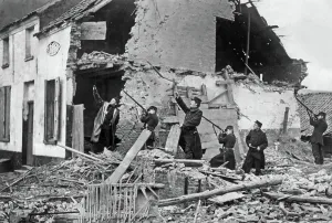 German Invasion Belgium Drucke: Besieges Antwerp