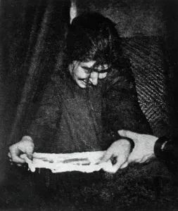Esoteric Art Drucke: ectoplasm (hypothetical form of dense bio-energy which is claimed to make possible the materialisation of ghosts)