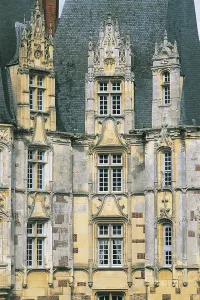 Old Castle Architecture Drucke: Facade of a castle, Chateau D O, Normandy, France (photo)