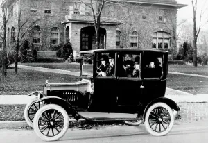 American Automobile History Drucke: Ford car model T in 1908