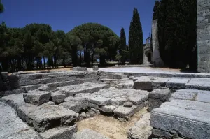 Ancient Greek Ruins Greece Drucke: Foundations of the Temple of Athena, Ialyssos, Rhodes Island, Greece. Greek civilisation