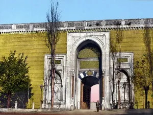 Ottoman Architecture Drucke: Imperial gate, Topkapi Palace