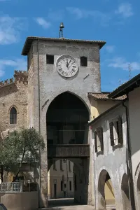 Eastern European Architecture Styles Drucke: Low angle view of a gate, Spilimbergo, Friuli-Venezia Giulia, Italy