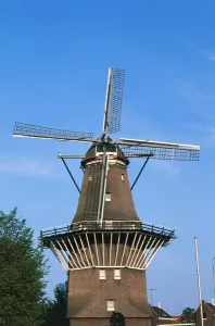 Historic Windmills Europe Drucke: An old windmill, Amsterdam, The Netherlands