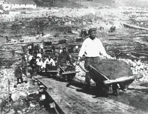 Black And White Photos Russia Drucke: Relocation of kulaks were to work in gulags