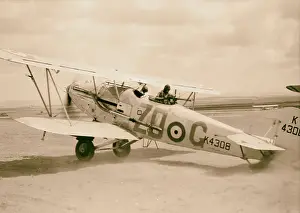 Old Aircraft Photos Drucke: R. A. F activities Plane take off causing cloud